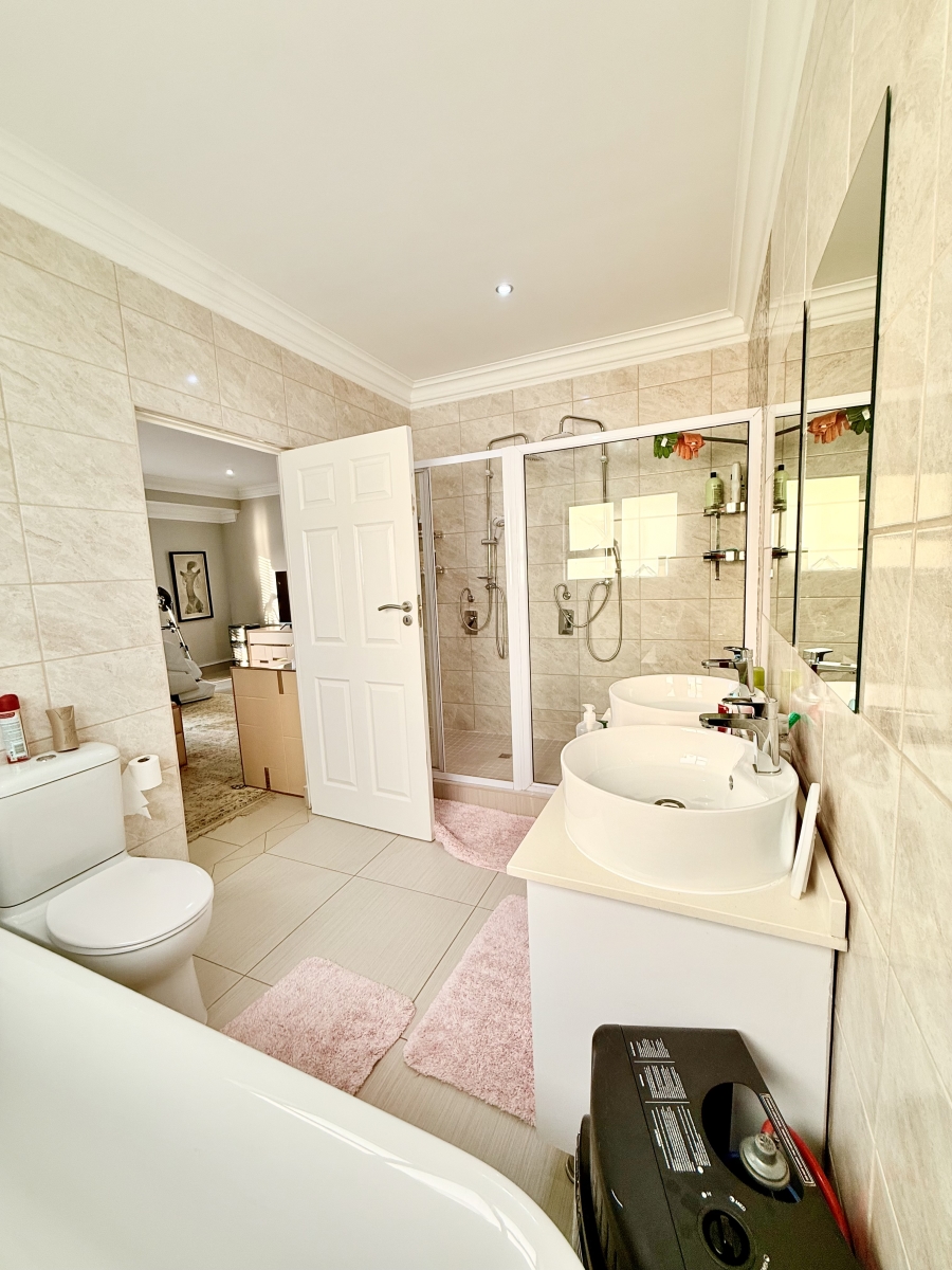 4 Bedroom Property for Sale in Wild Olive Estate Free State